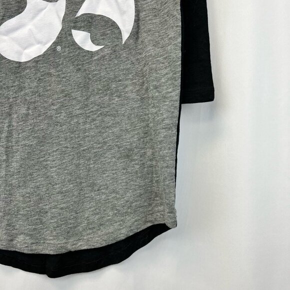 Its A Hawkeye Thing Womens Victorias Secret Pink T-Shirt Multicolor V Neck XS - Picture 8 of 10